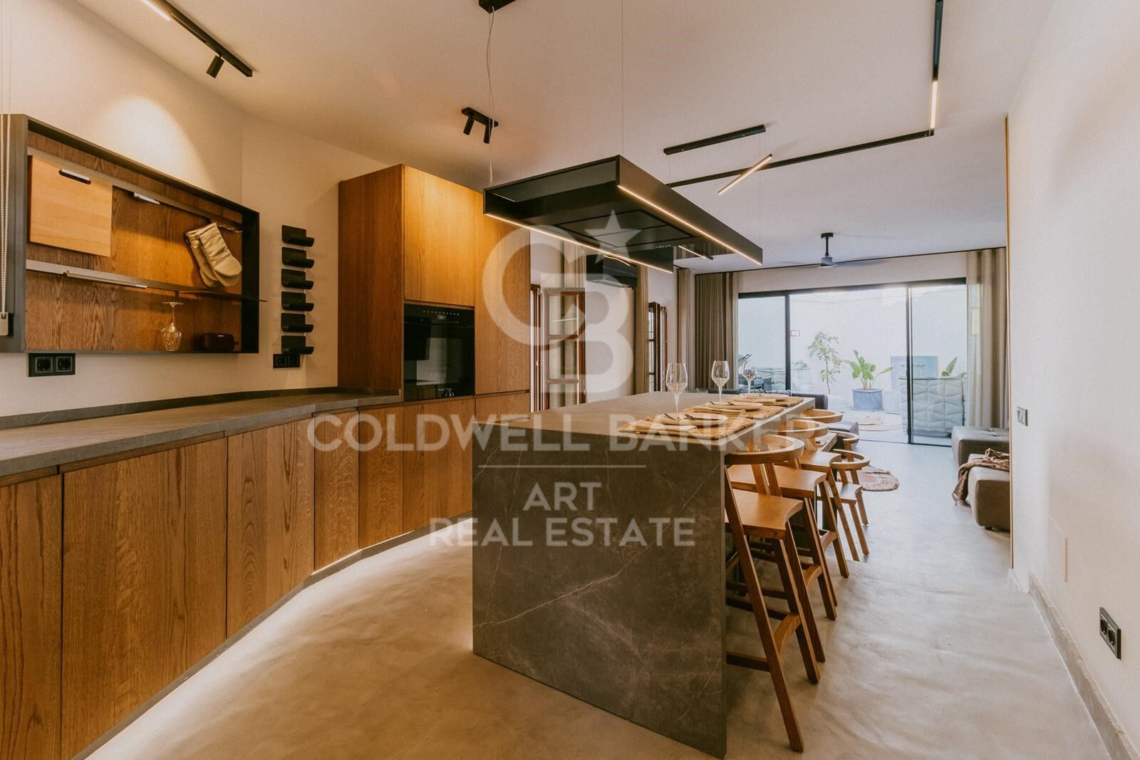 Charmantes Stadthaus mit modernen Akzenten, nur wenige Minuten von Puente Romano entfernt, Marbella