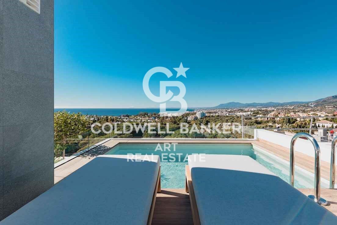 Prächtige brandneue Stadthäuser mit spektakulärem Blick in Marbella