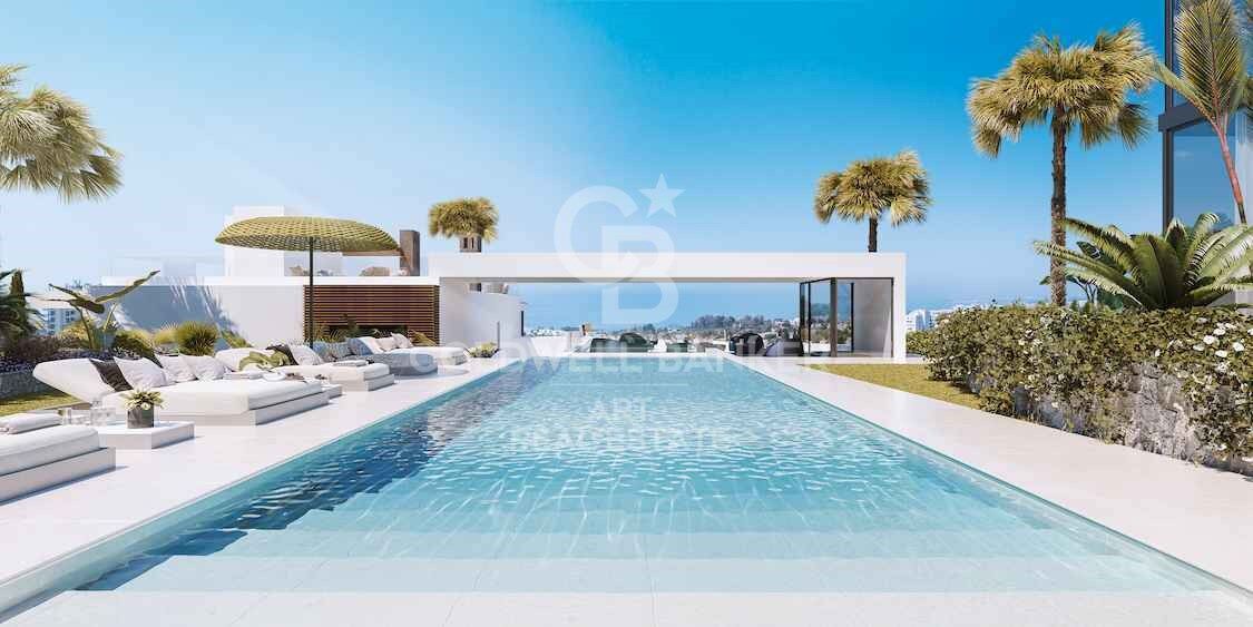 Magnifiques maisons de ville nouvellement construites avec des vues spectaculaires à Marbella