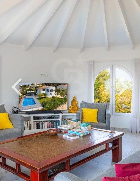 Encantadora villa de 4 dormitorios con vistas al mar en Balcón al Mar, Jávea.