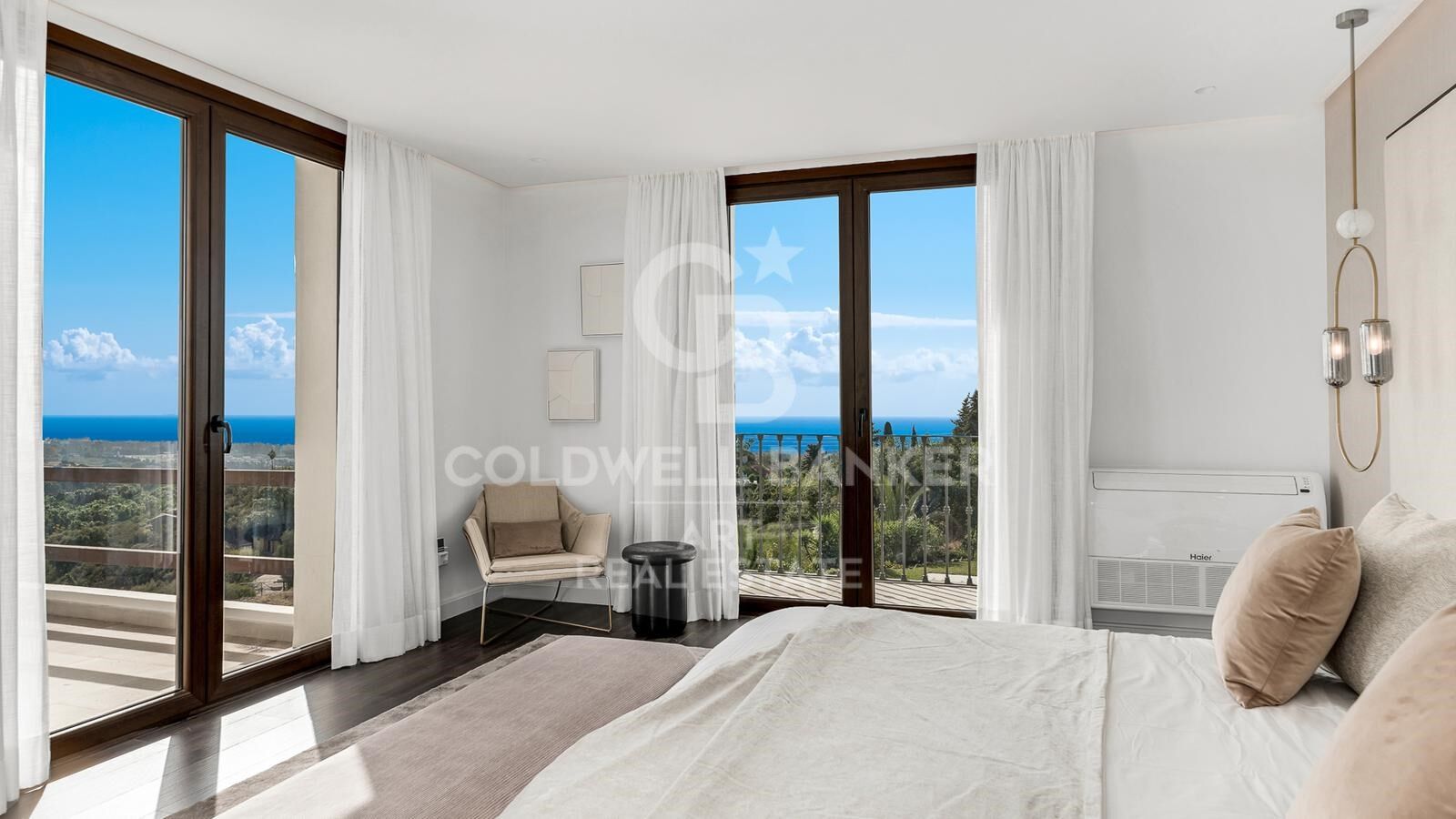 Exclusive Modern Andalusian Villa with Panoramic Sea and Mountain Views - Selwo, Estepona