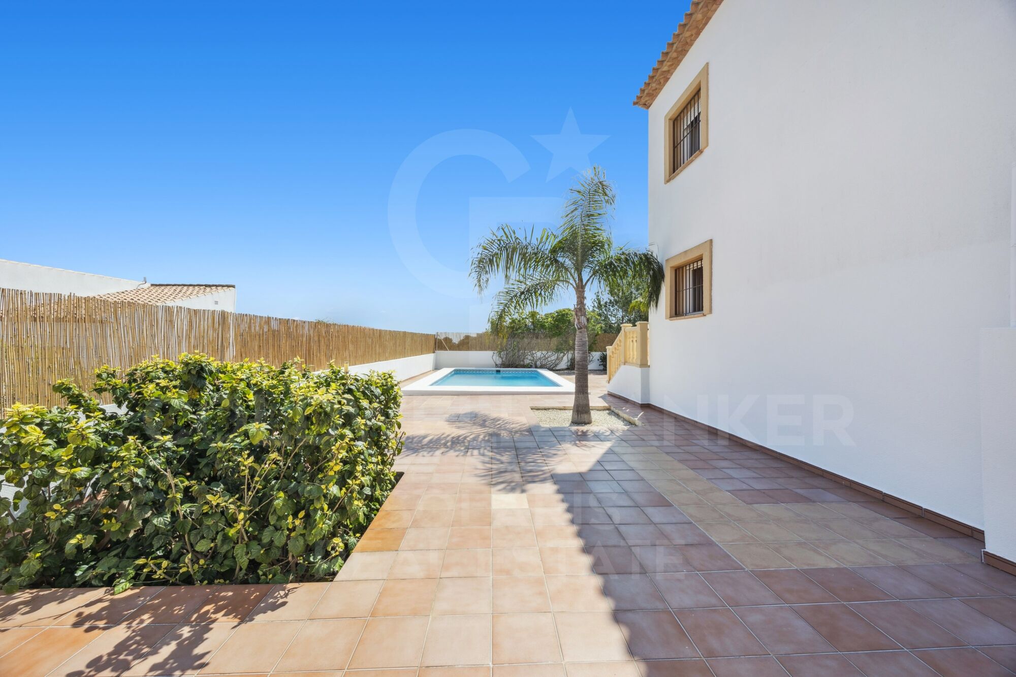 3 SCHLAFZIMMER FERIENVILLA JAVEA € 427,500