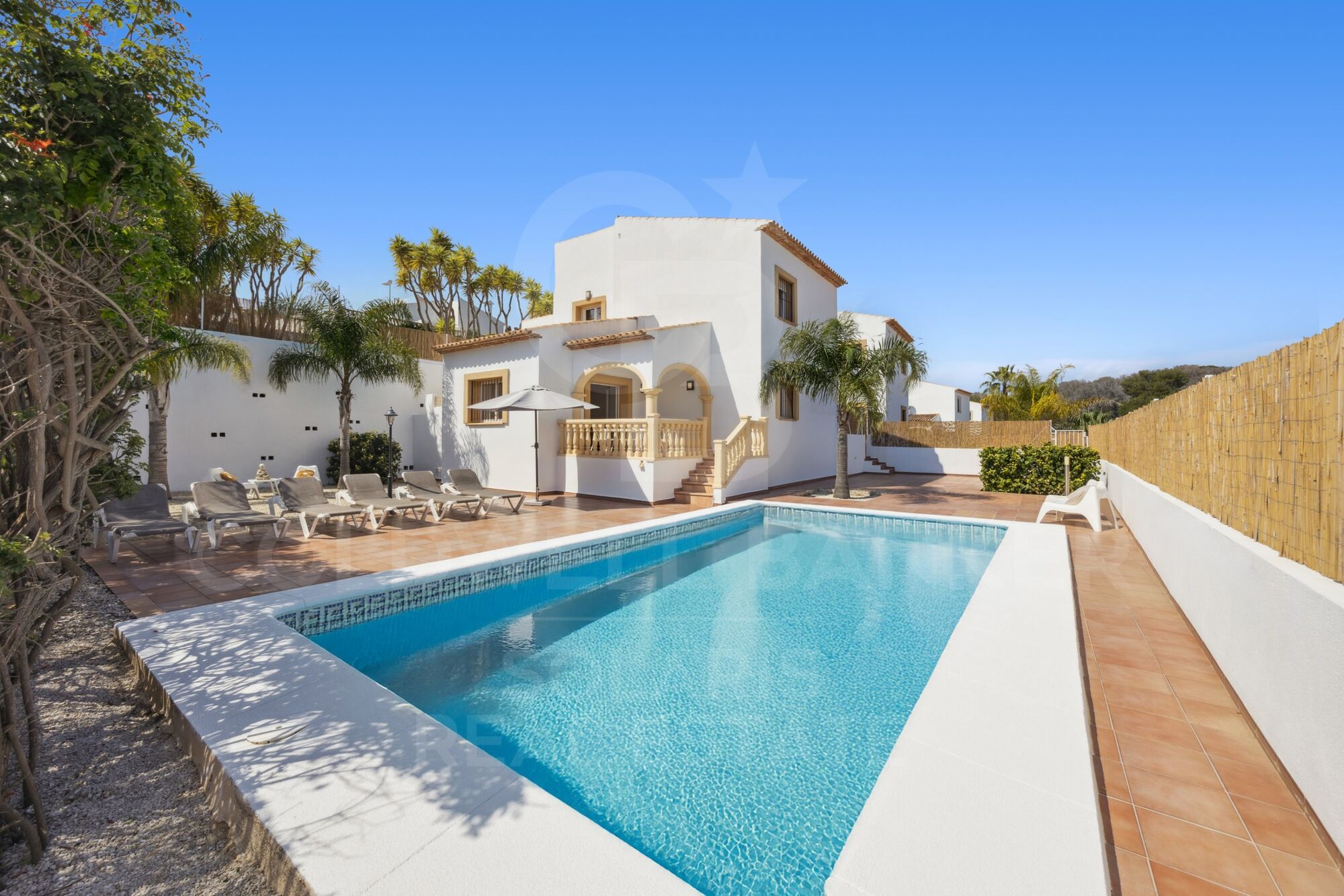 Vivienda luminosa con piscina privada en Jávea