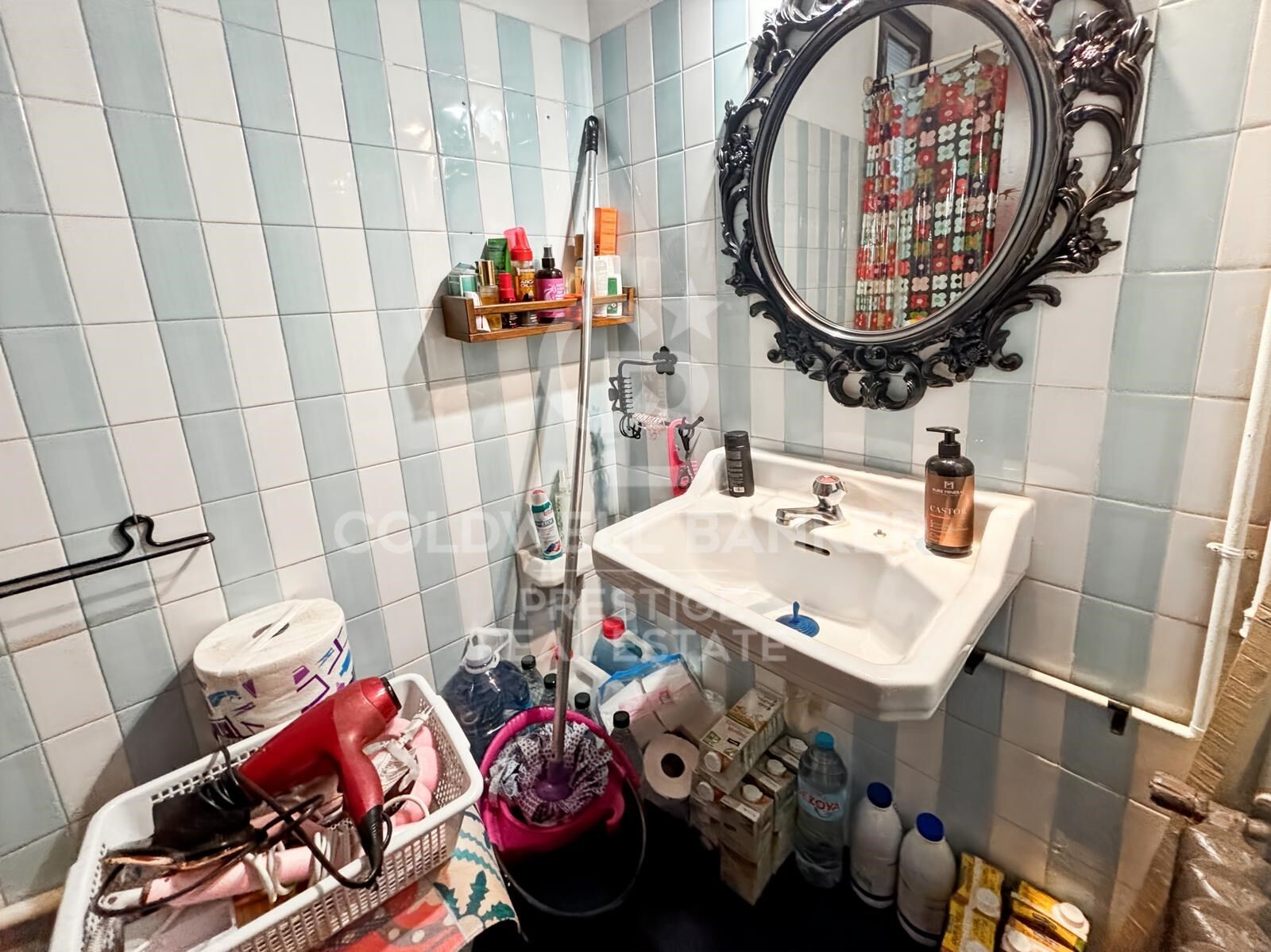 Piso a reformar con terraza tocando Enrique Granados