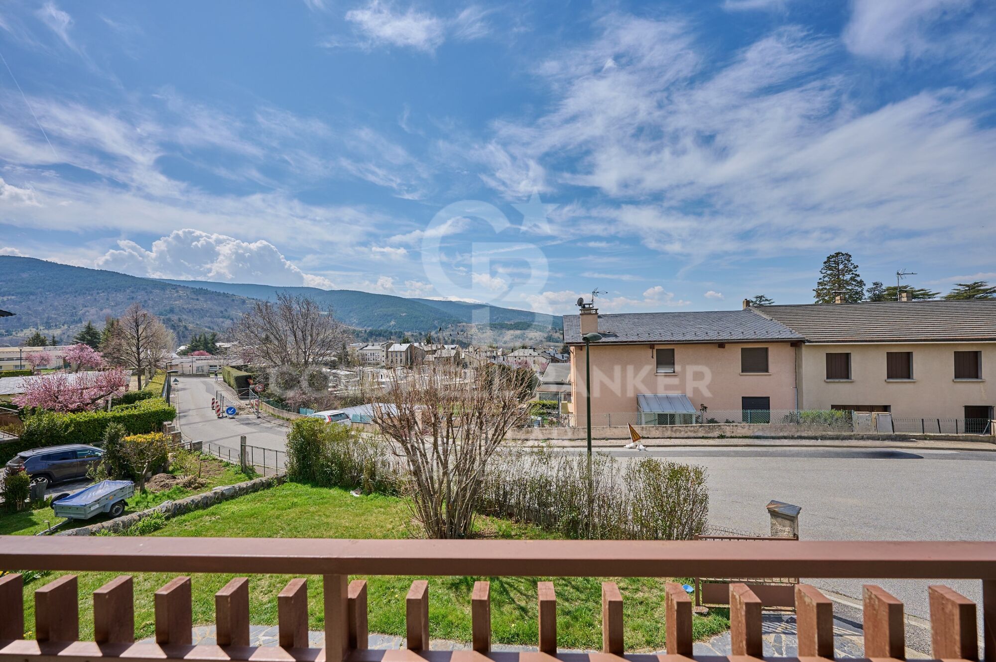 Amplia casa independiente con jardín en Osséja