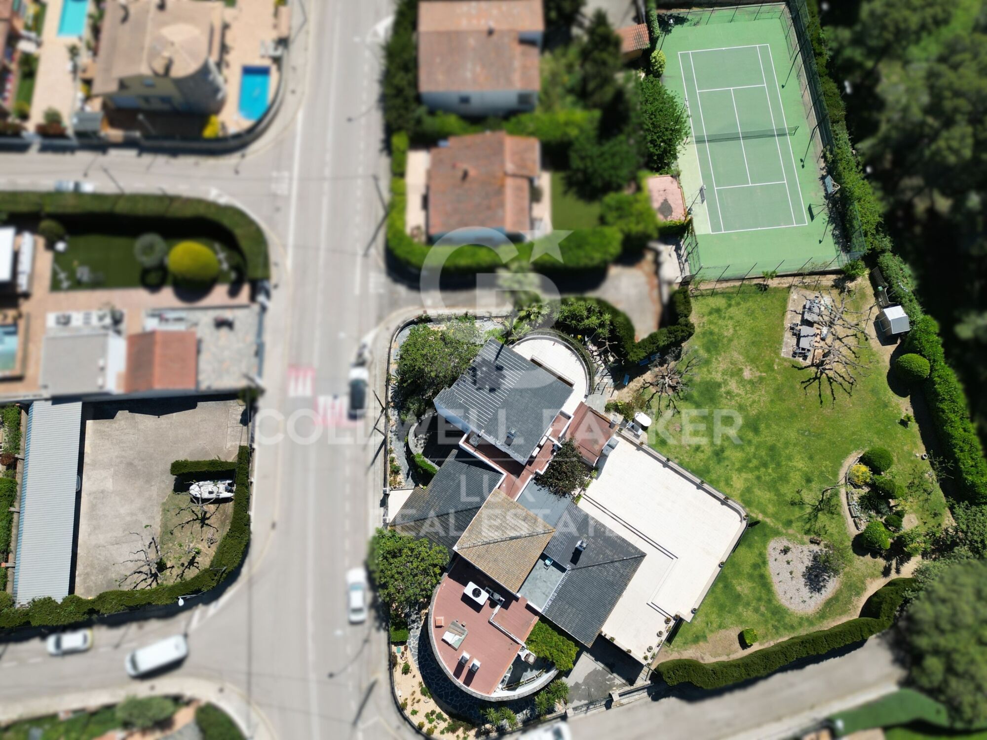 Property complex in Roses - Costa Brava, with multiple possibilities