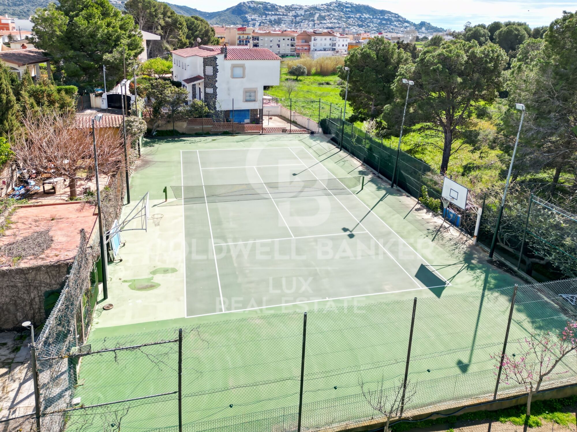 Ensemble immobilier à Roses - Costa Brava, aux multiples possibilités