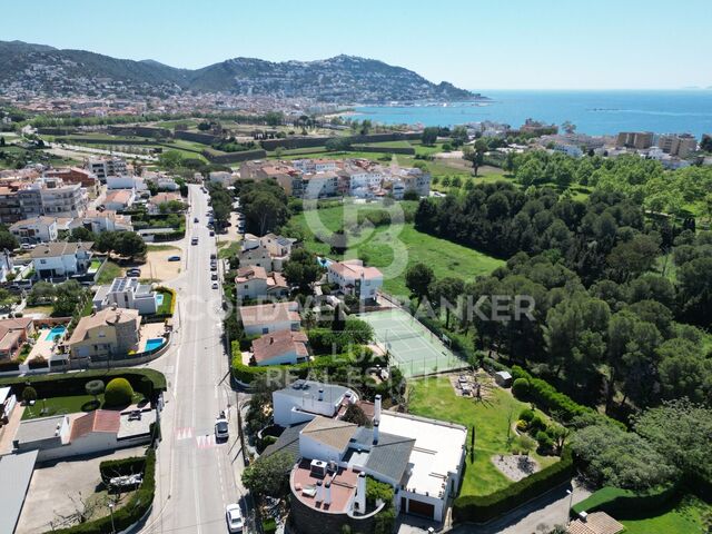 Immobilienensemble in Roses - Costa Brava, mit vielfältigen Möglichkeiten