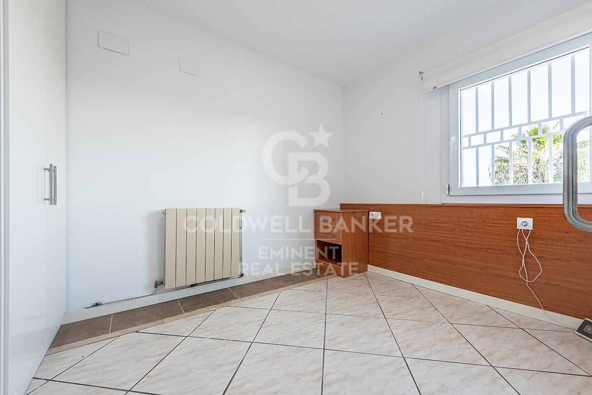 Ihr perfekter Rückzugsort in Sitges: Villa mit Pool, Tennisplatz und Gästehaus