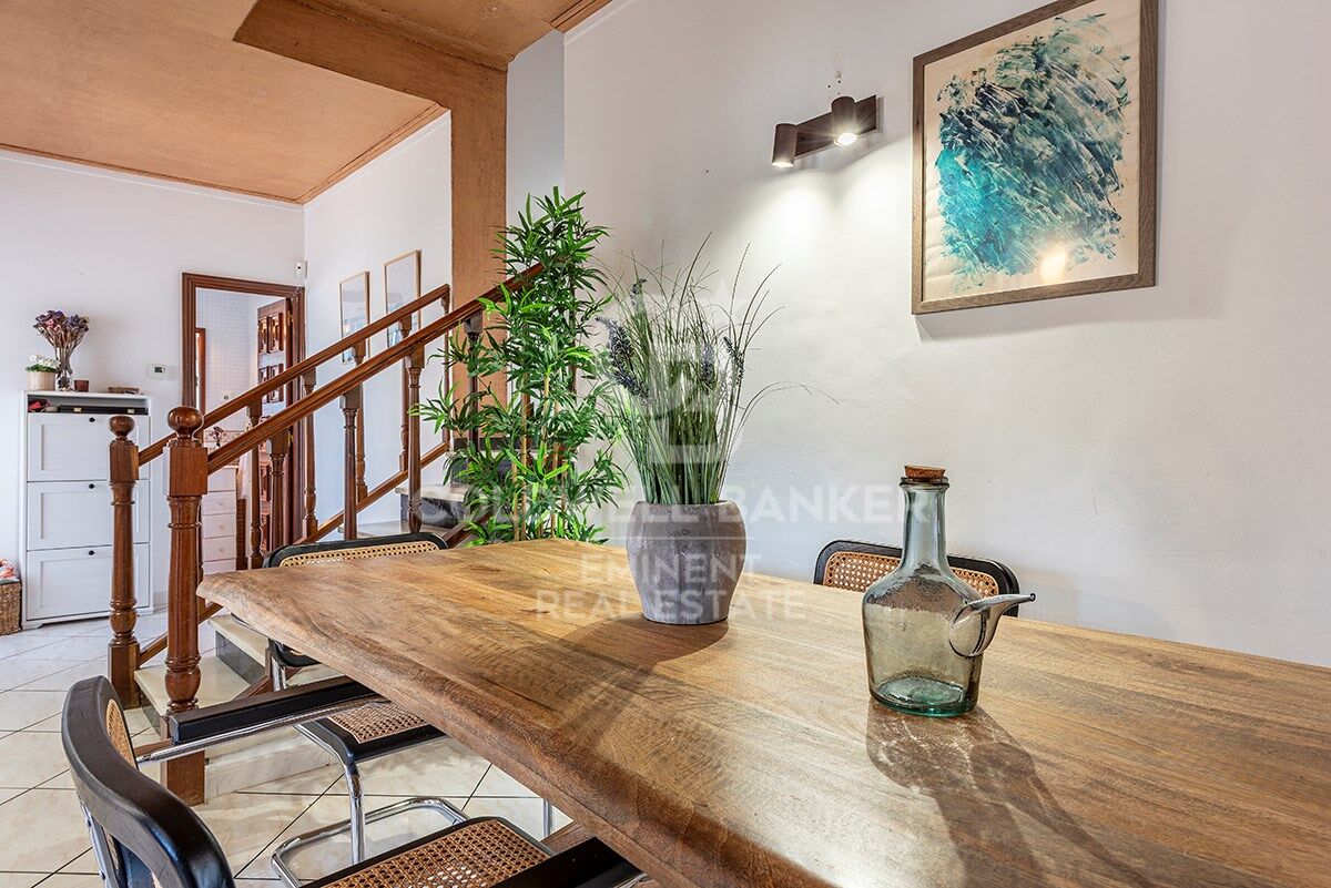 Votre refuge parfait à Sitges : Villa avec piscine, court de tennis et maison d'invités