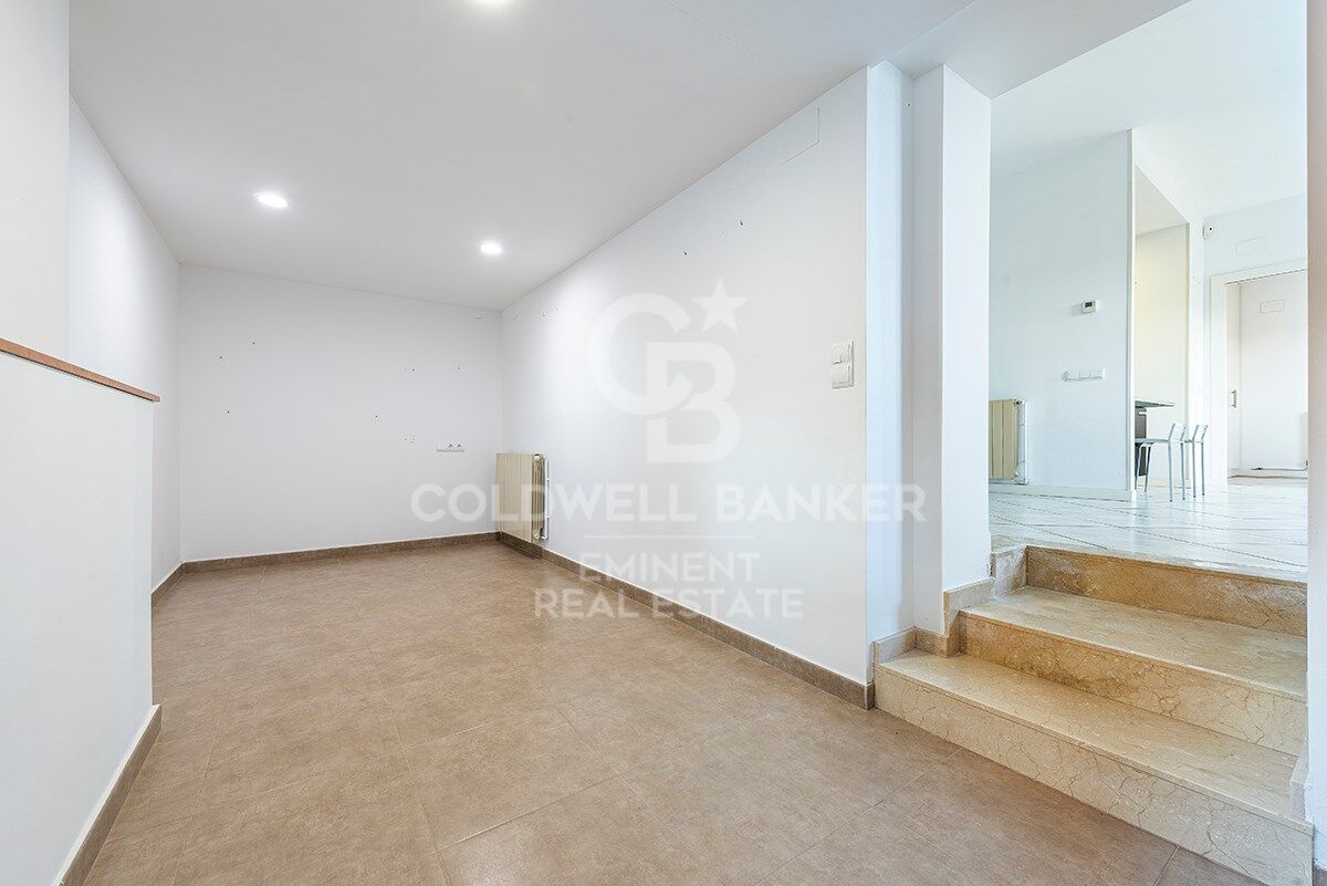 Votre refuge parfait à Sitges : Villa avec piscine, court de tennis et maison d'invités