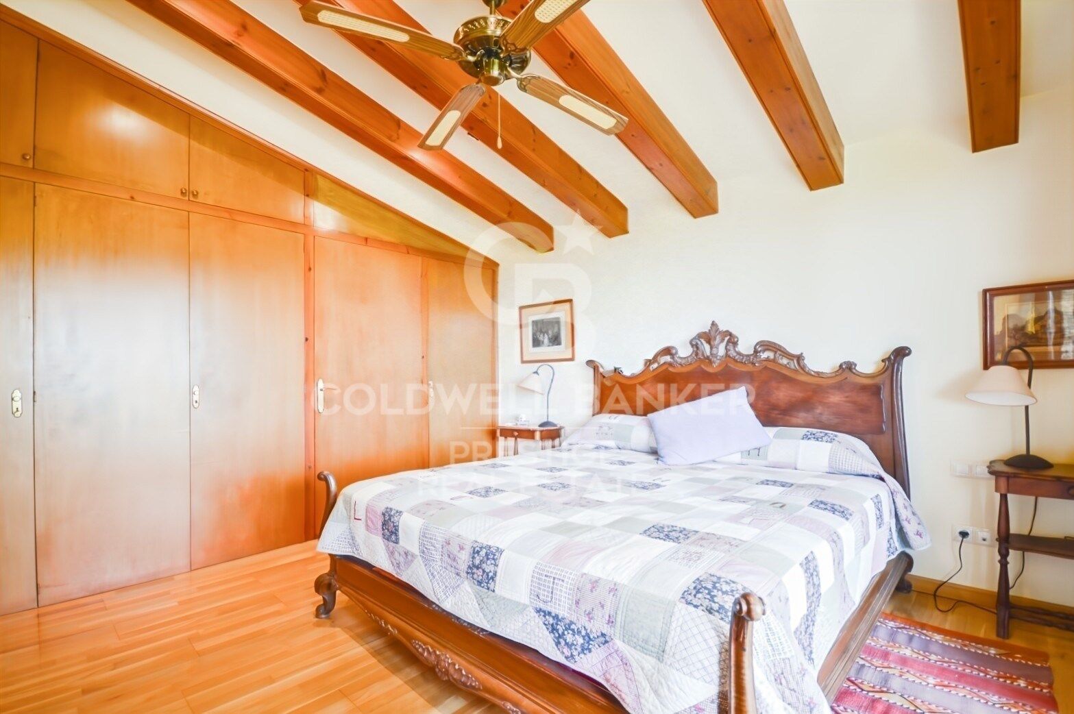 Haus mit zwei Wohneinheiten in privilegierter Lage