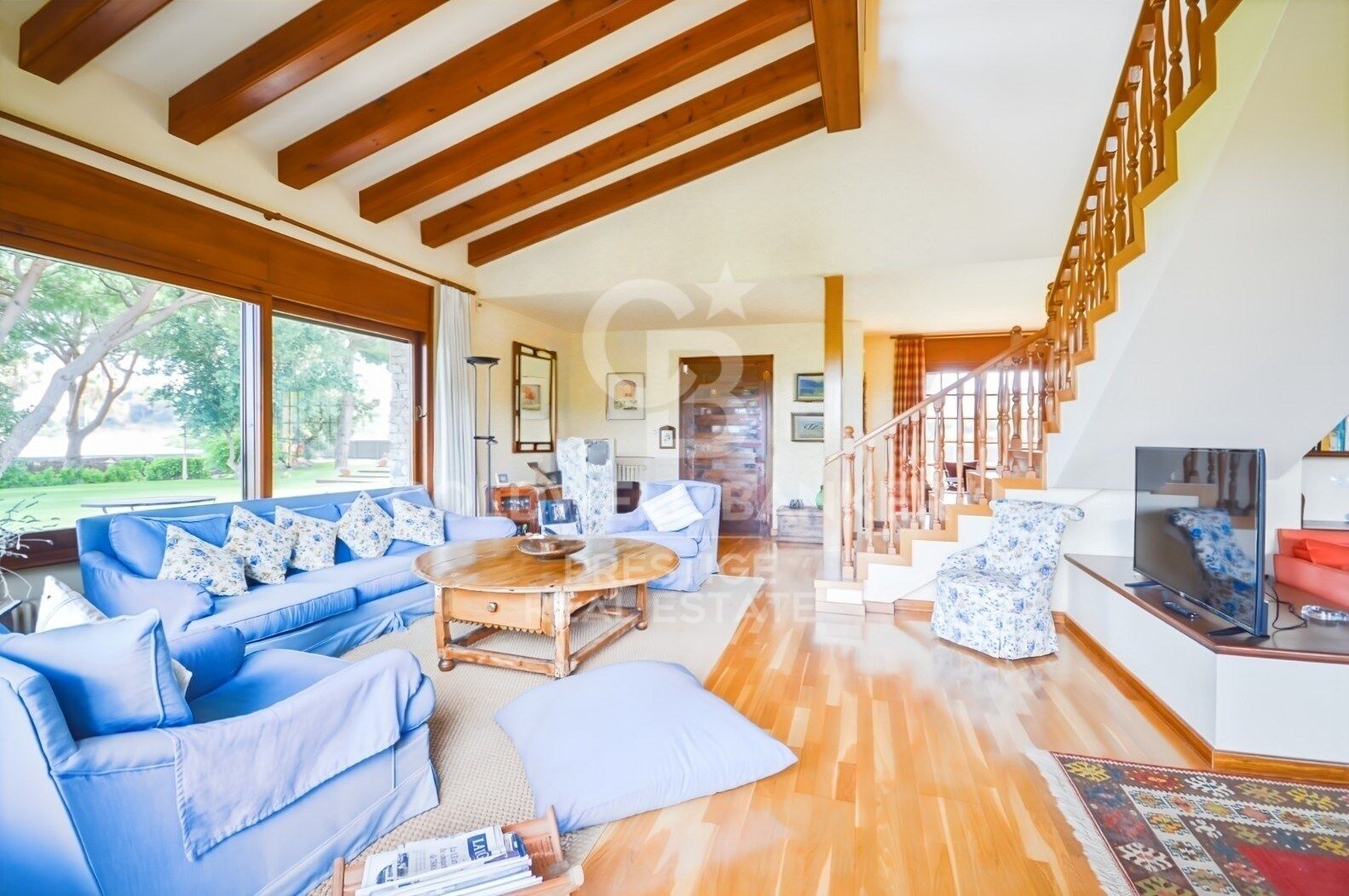 Home with Dual Living Spaces in a Prime Location