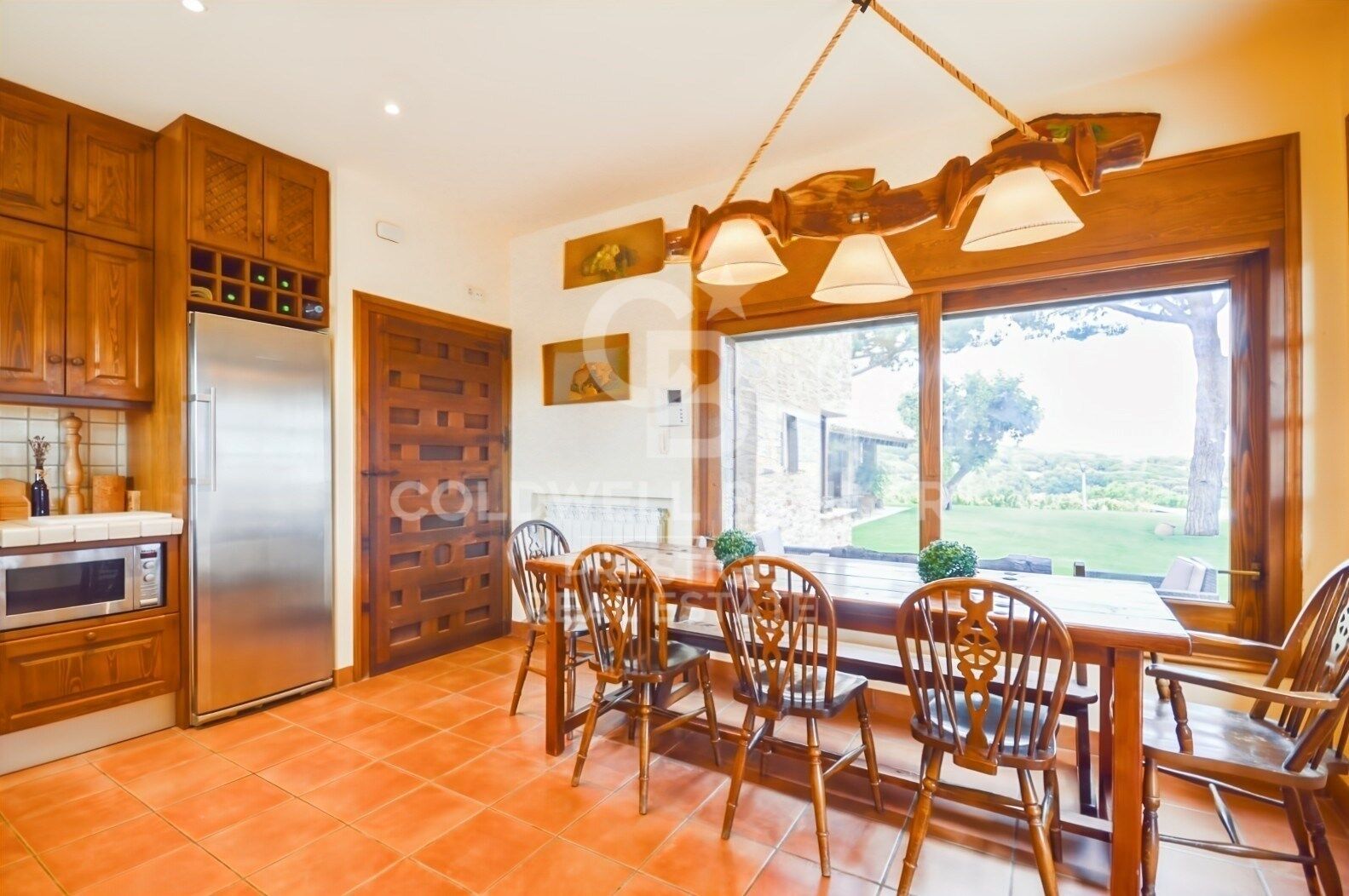 Home with Dual Living Spaces in a Prime Location