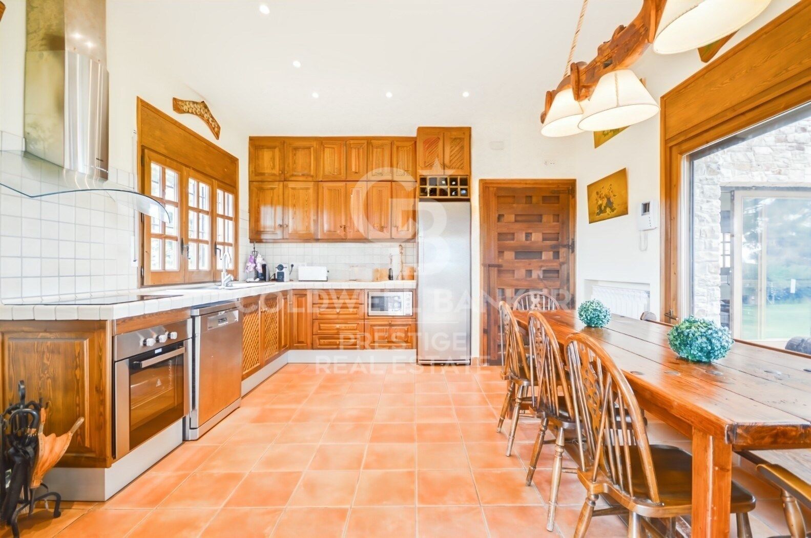 Home with Dual Living Spaces in a Prime Location