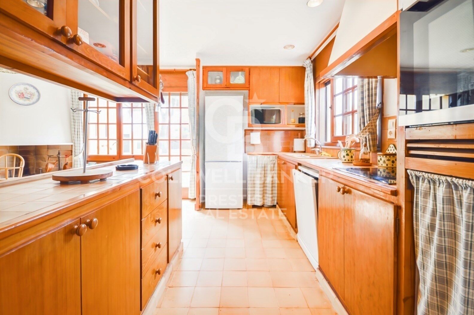 Home with Dual Living Spaces in a Prime Location