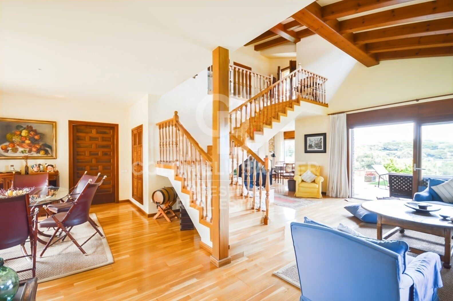 Home with Dual Living Spaces in a Prime Location