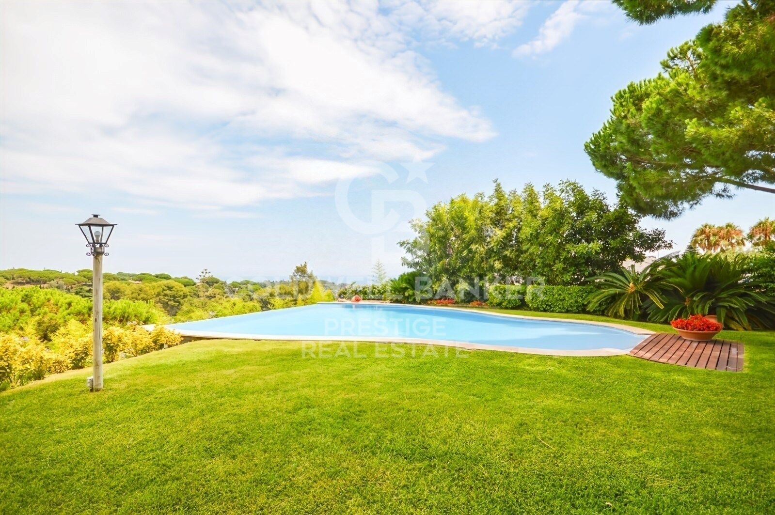 Maison avec deux espaces de vie dans un emplacement privilégié