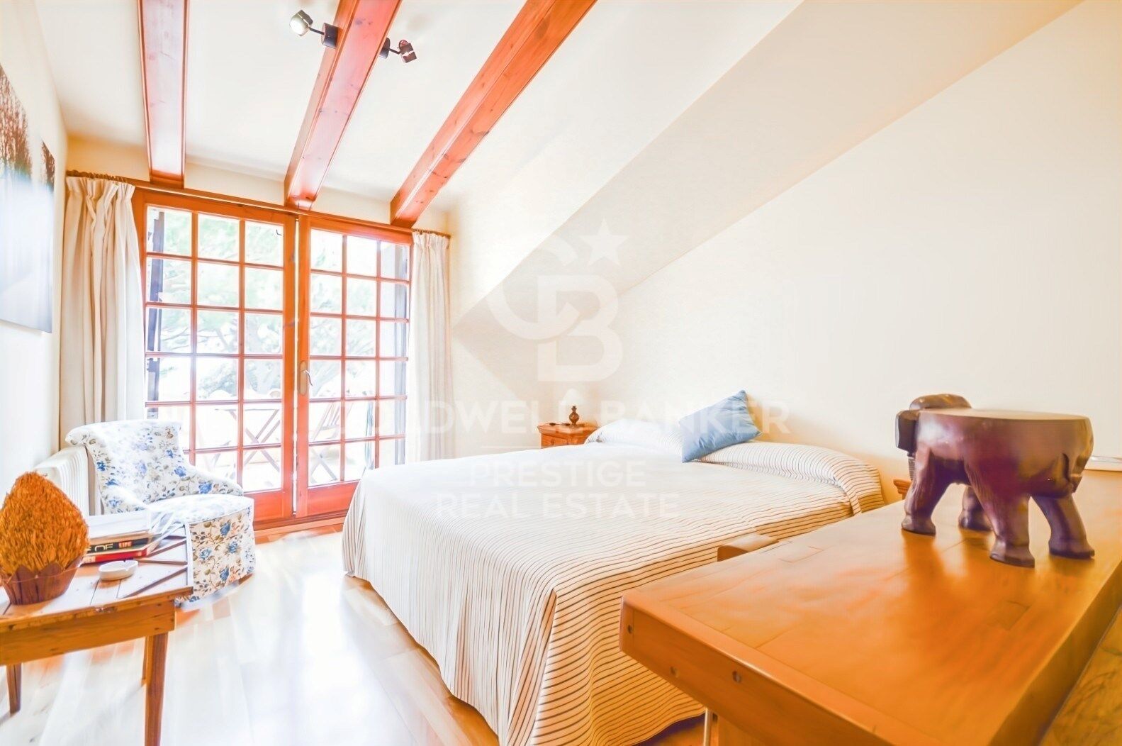 Home with Dual Living Spaces in a Prime Location