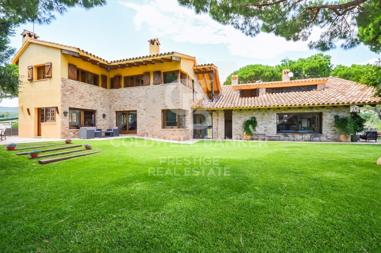Vivienda con doble espacio habitable en una ubicación privilegiada
