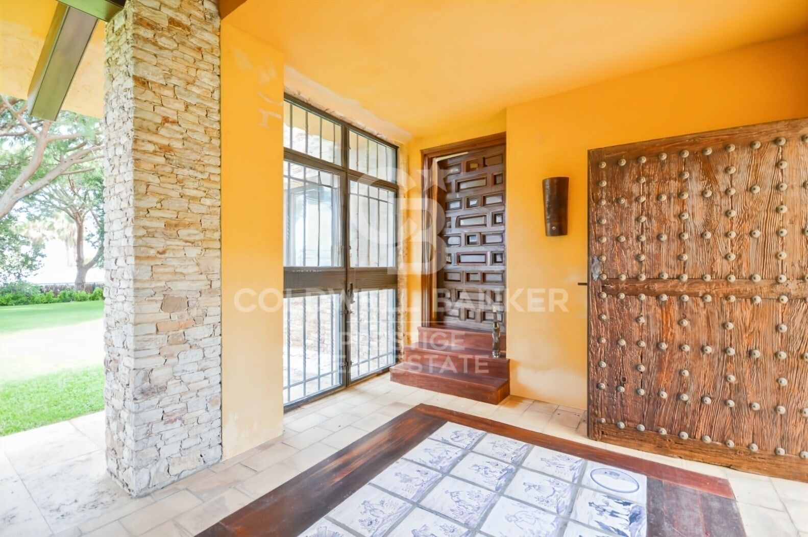 Haus mit zwei Wohneinheiten in privilegierter Lage