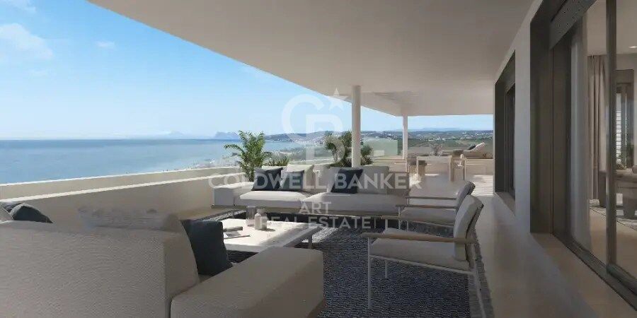Residencial de lujo con amplias terrazas y vistas al mar en Estepona