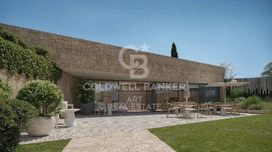 Luxury residential with large terraces and sea views in Estepona