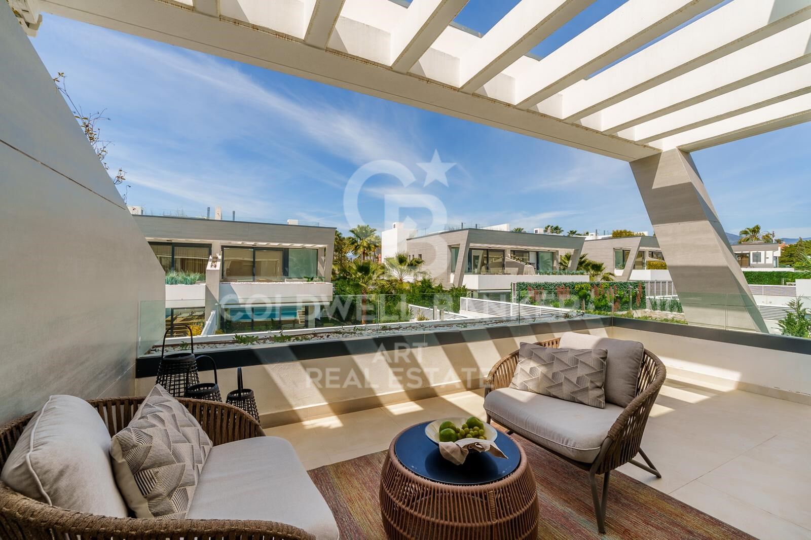 Exclusiva villa contemporánea en Banus Bay a pasos de Puerto Banús