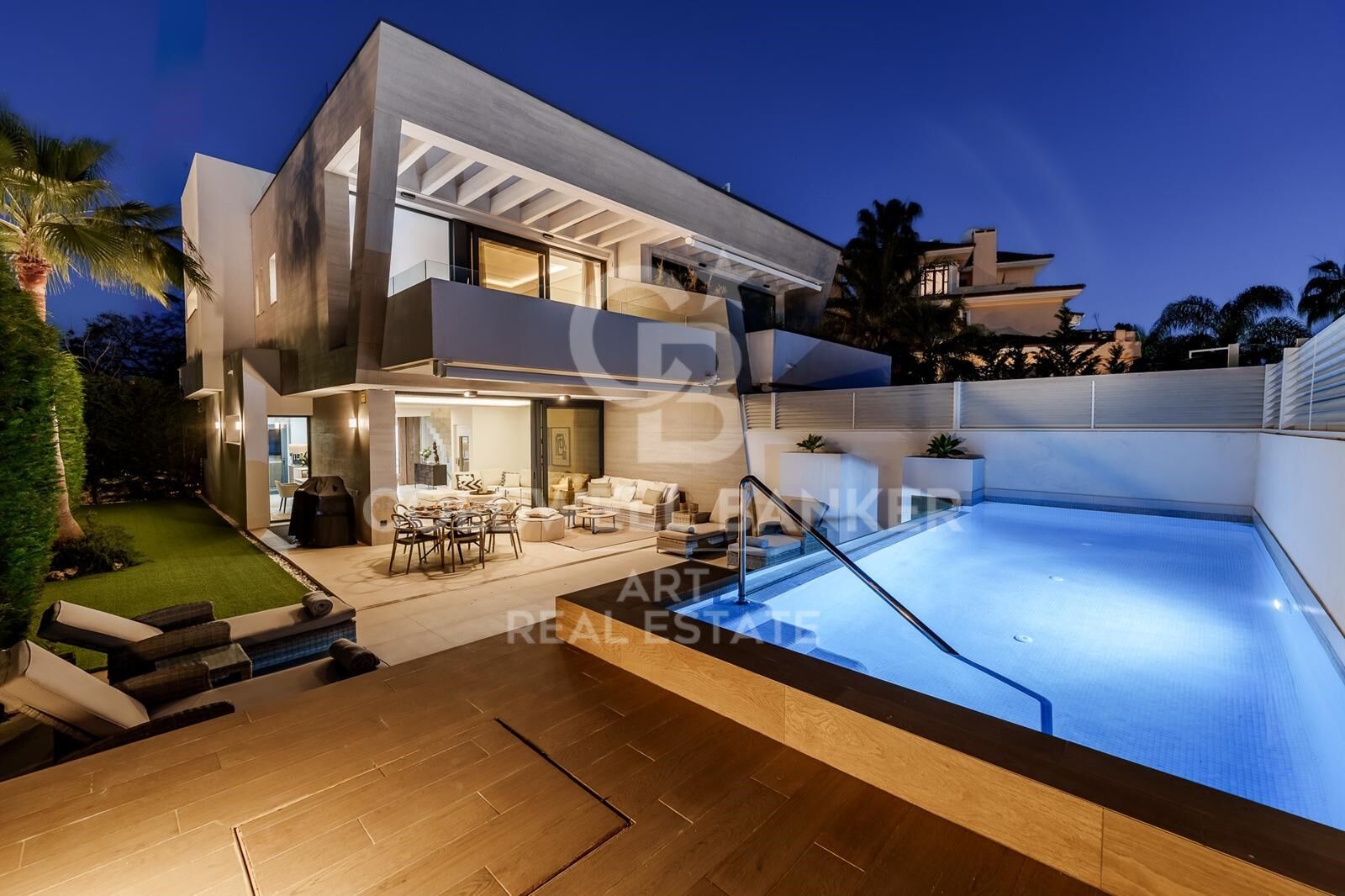 Exclusiva villa contemporánea en Banus Bay a pasos de Puerto Banús