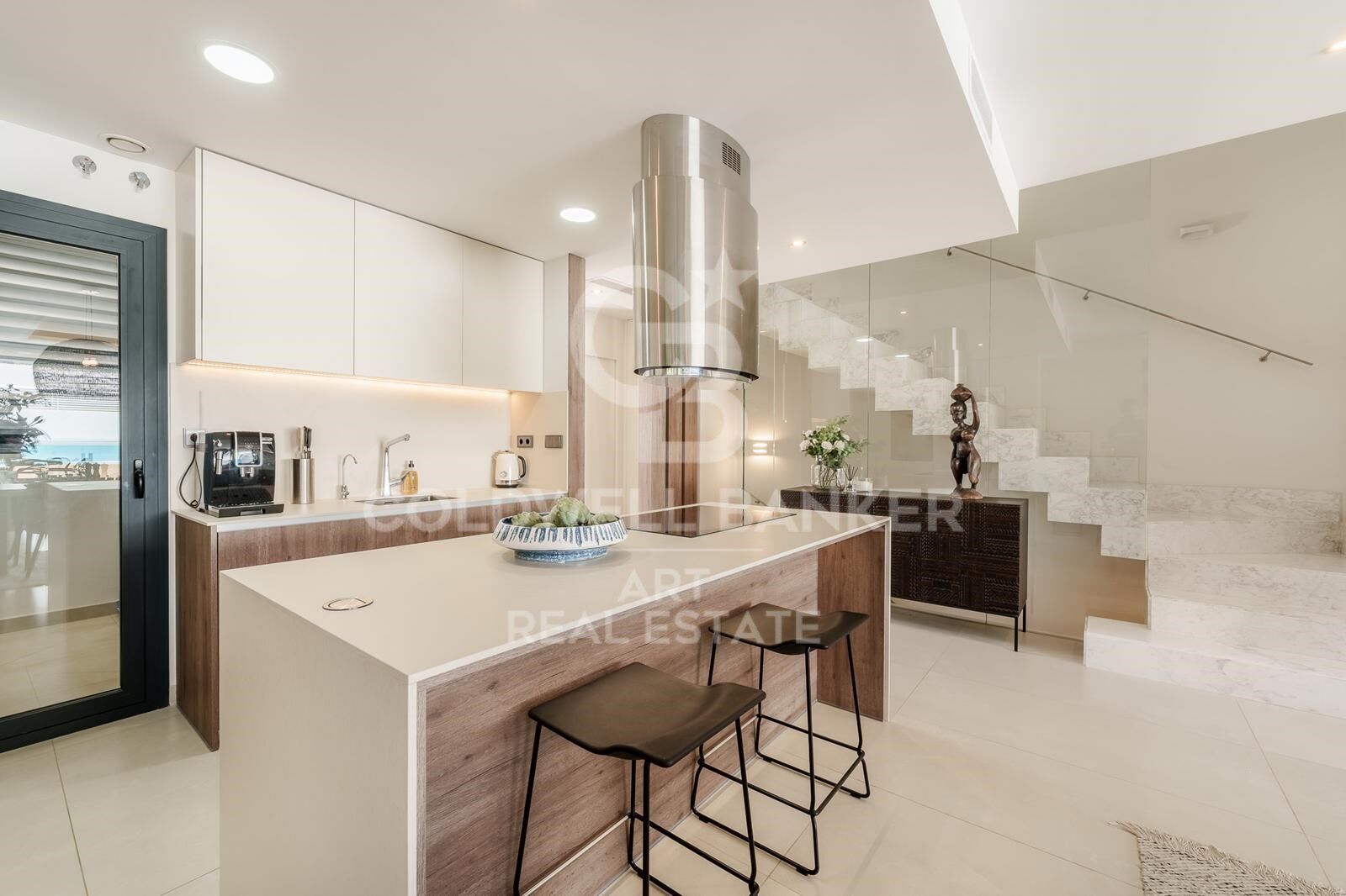 Exclusive contemporary villa in Banus Bay, just minutes from Puerto Banús