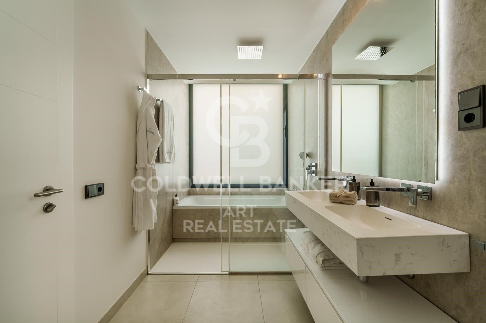 Villa contemporaine d'exception à Banus Bay, à deux pas de Puerto Banús