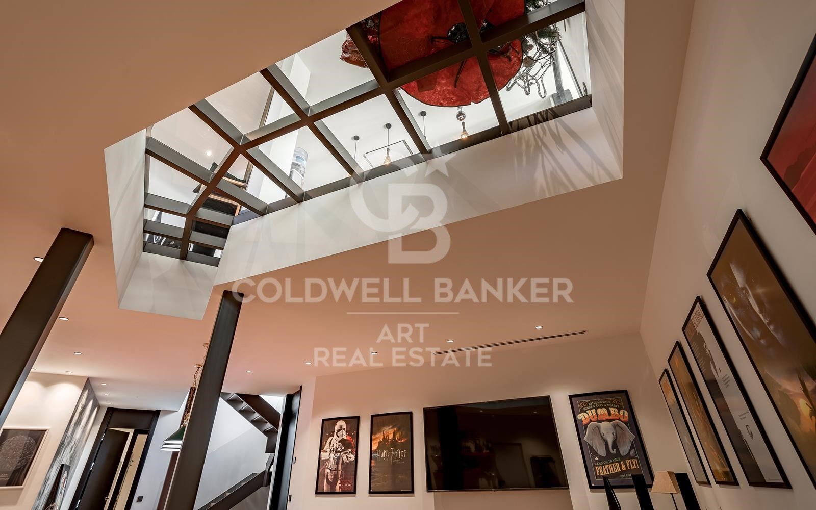 Stunning Villa in a Prestigious Location in the Golf Valley of Nueva Andalucía, Marbella