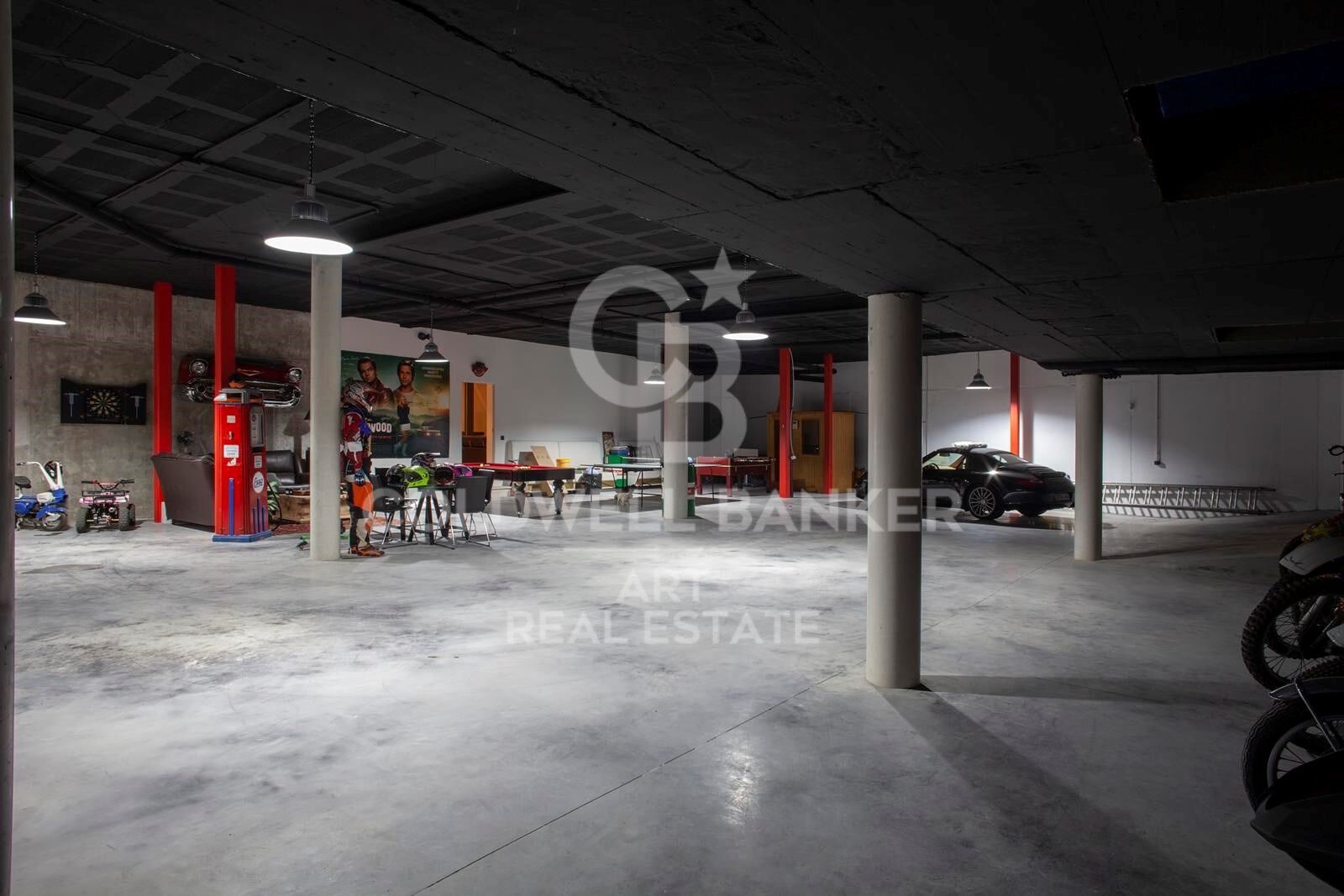 Stunning Villa in a Prestigious Location in the Golf Valley of Nueva Andalucía, Marbella