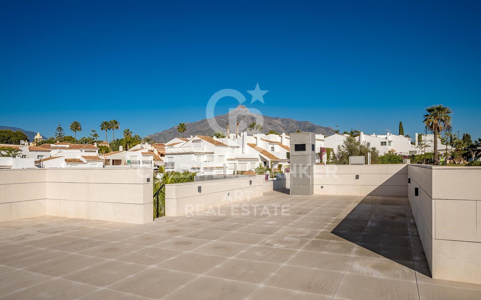 Superbe Villa dans un Emplacement Prestigieux dans la Vallée du Golf de Nueva Andalucía, Marbella