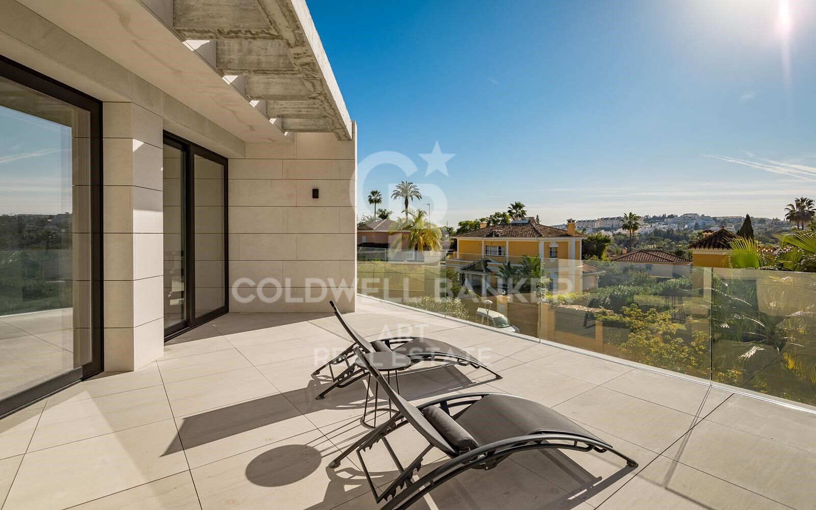 Fantástica villa en una ubicación prestigiosa en el Valle del Golf de Nueva Andalucía, Marbella