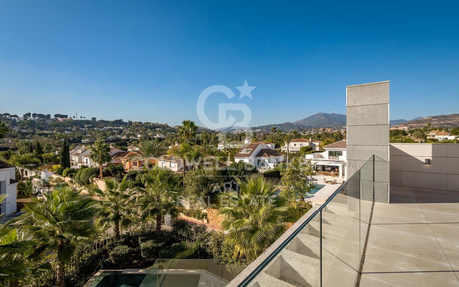 Fantástica villa en una ubicación prestigiosa en el Valle del Golf de Nueva Andalucía, Marbella