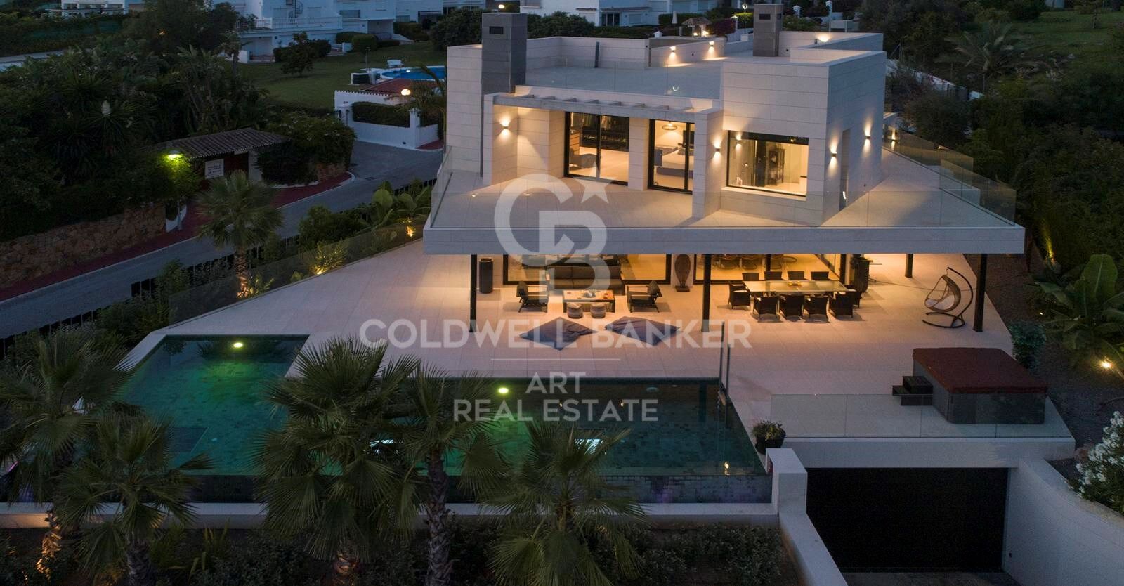 Fantástica villa en una ubicación prestigiosa en el Valle del Golf de Nueva Andalucía, Marbella