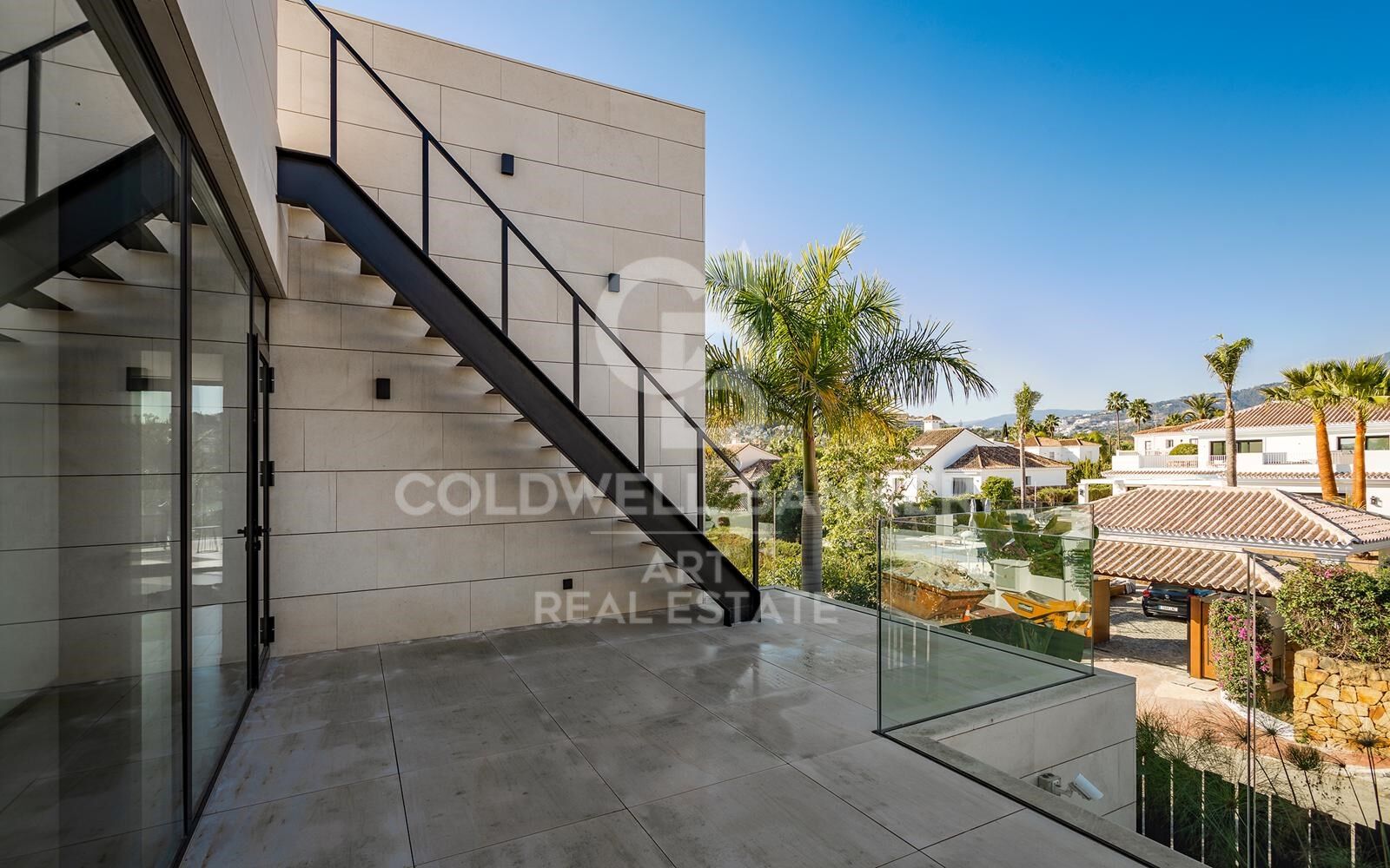 Fantástica villa en una ubicación prestigiosa en el Valle del Golf de Nueva Andalucía, Marbella