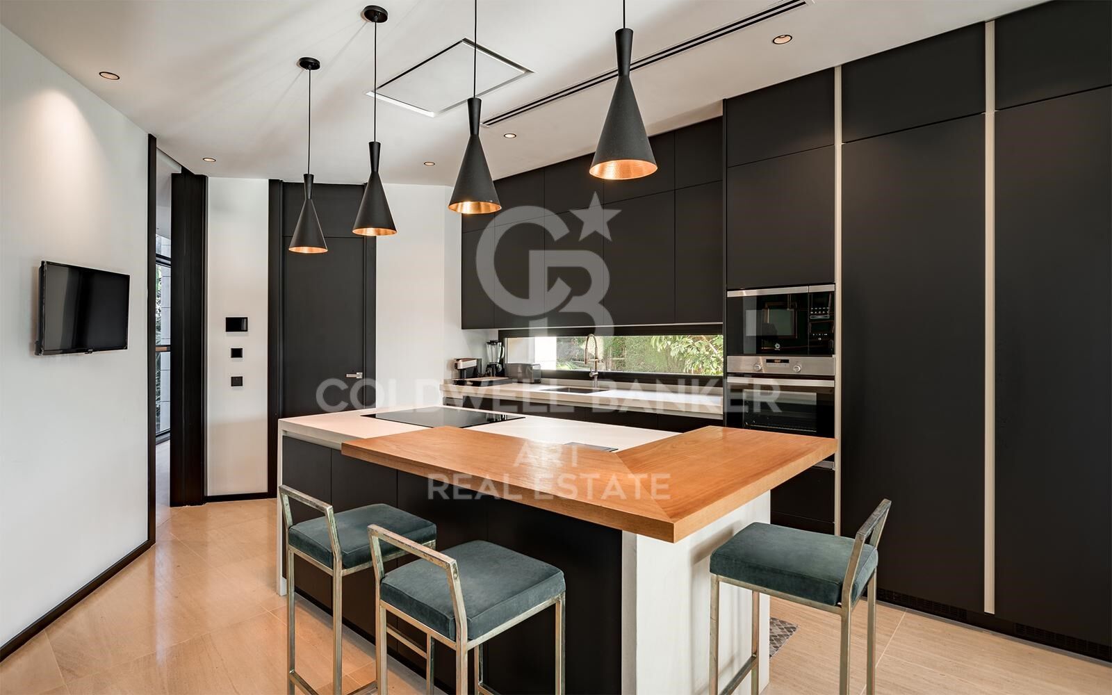 Fantástica villa en una ubicación prestigiosa en el Valle del Golf de Nueva Andalucía, Marbella