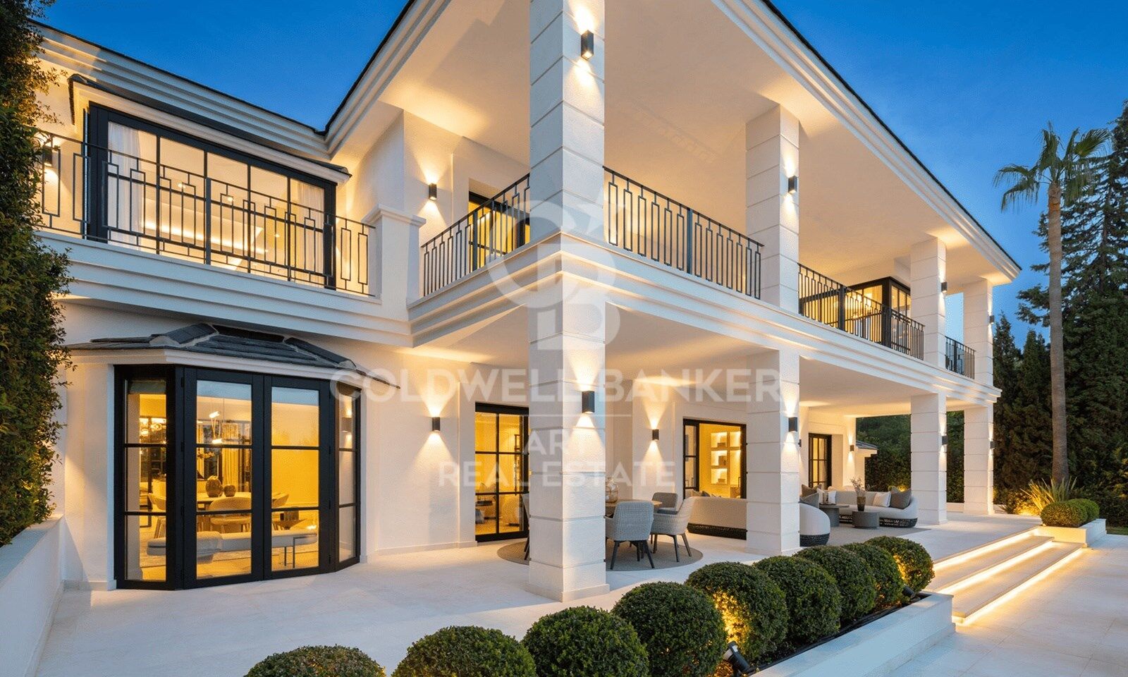 Maravillosa villa con piscina interior y vistas impresionantes sobre el Mediterráneo en Sierra Blanca