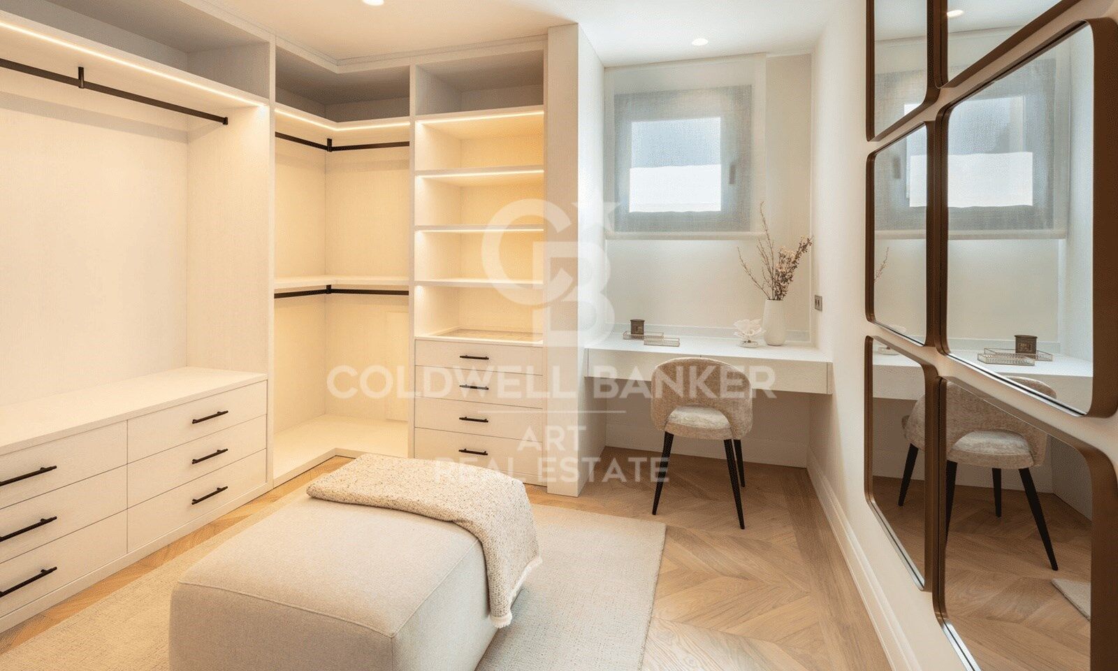 Maravillosa villa con piscina interior y vistas impresionantes sobre el Mediterráneo en Sierra Blanca