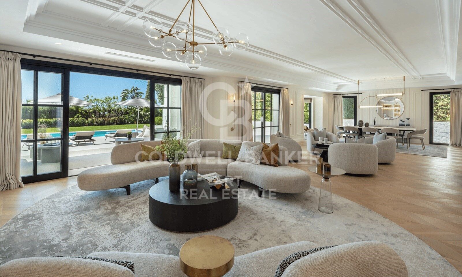 Maravillosa villa con piscina interior y vistas impresionantes sobre el Mediterráneo en Sierra Blanca