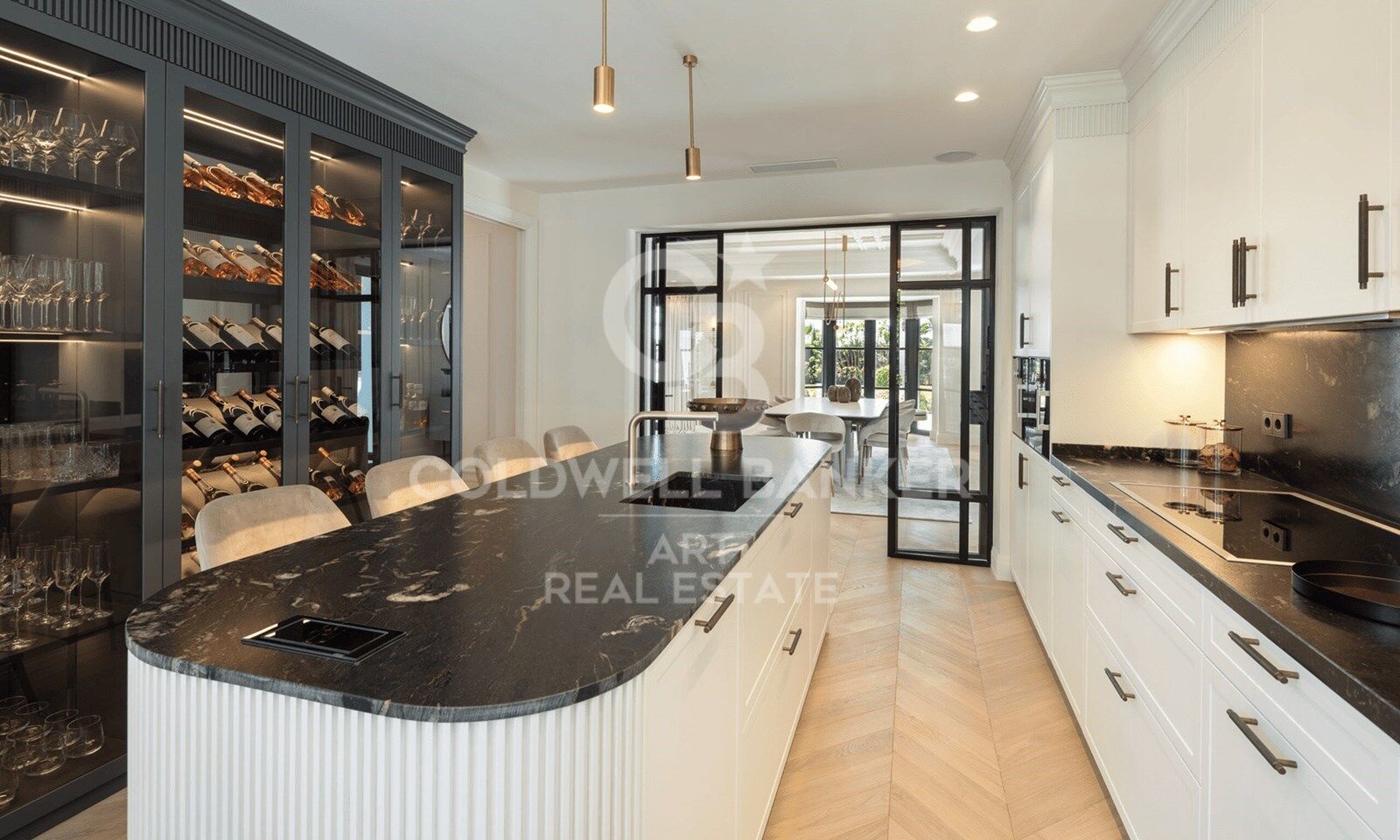 Magnifique Villa avec Piscine Intérieure et Vue Imprenable sur la Méditerranée à Sierra Blanca