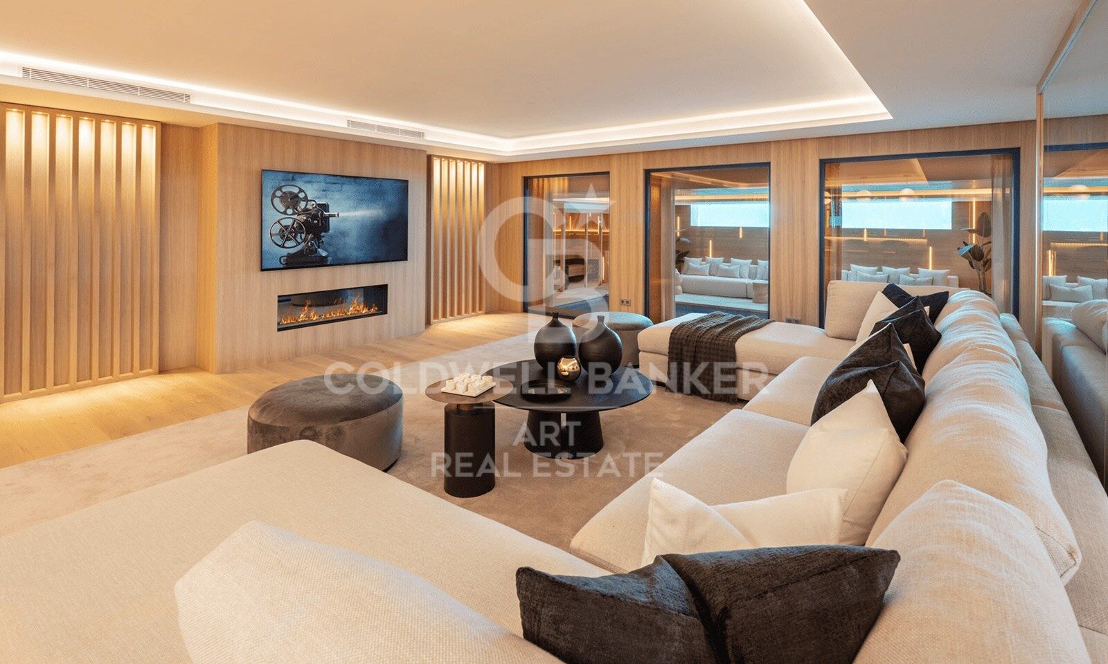 Magnifique Villa avec Piscine Intérieure et Vue Imprenable sur la Méditerranée à Sierra Blanca