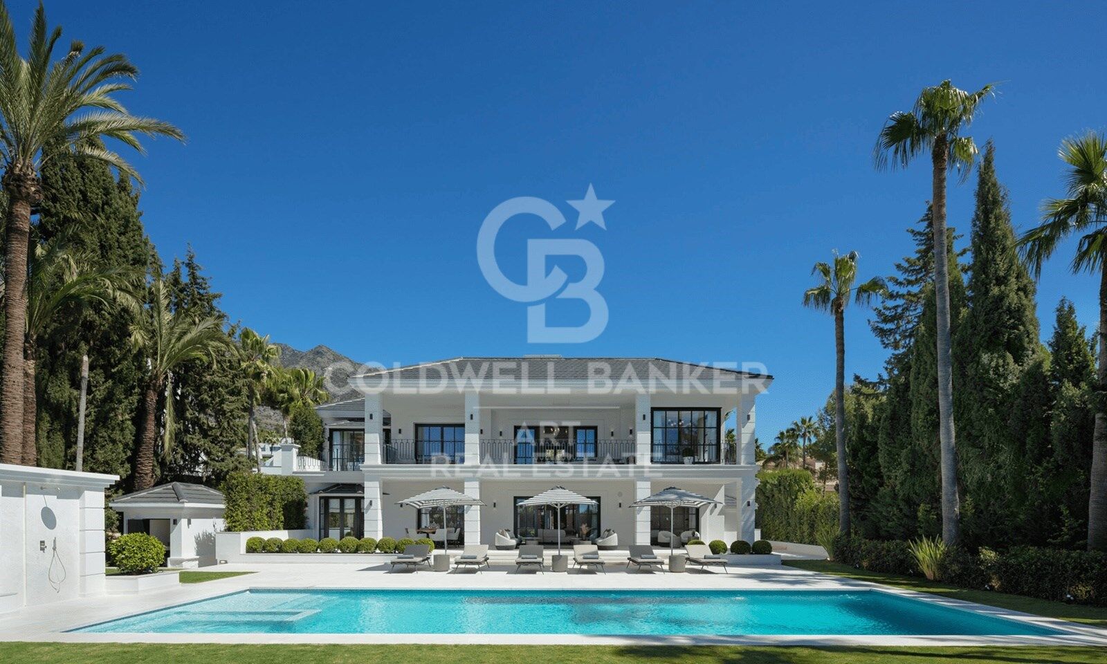 Magnifique Villa avec Piscine Intérieure et Vue Imprenable sur la Méditerranée à Sierra Blanca