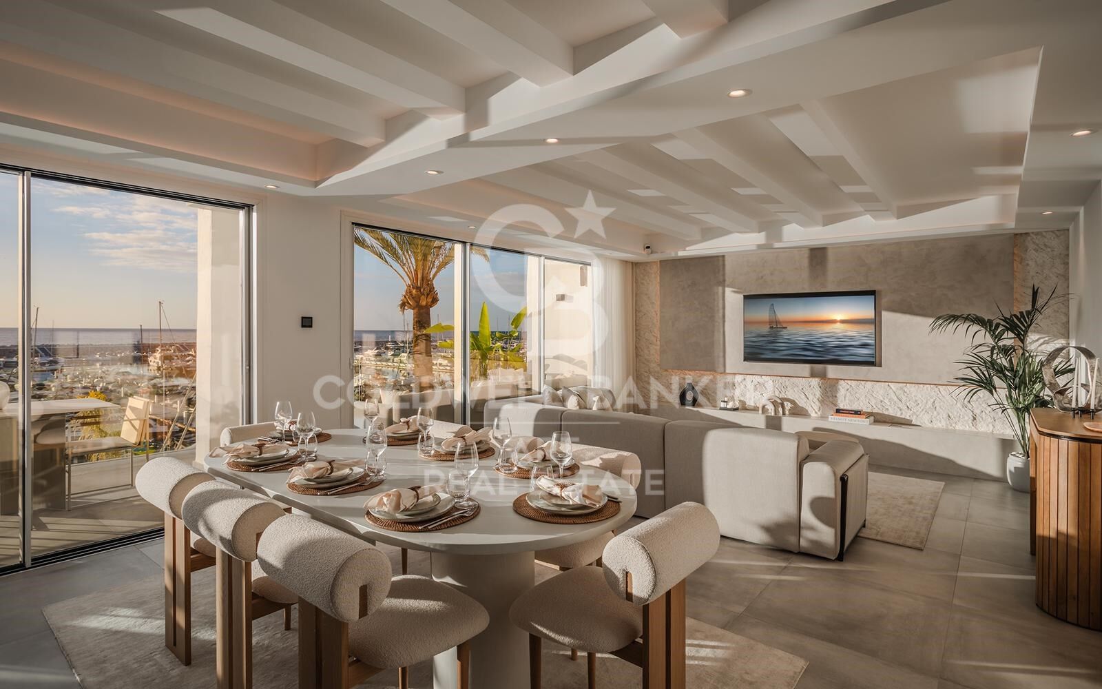 Duplex-Penthouse in erster Meereslinie mit Panoramablick auf den Yachthafen von Puerto Banús