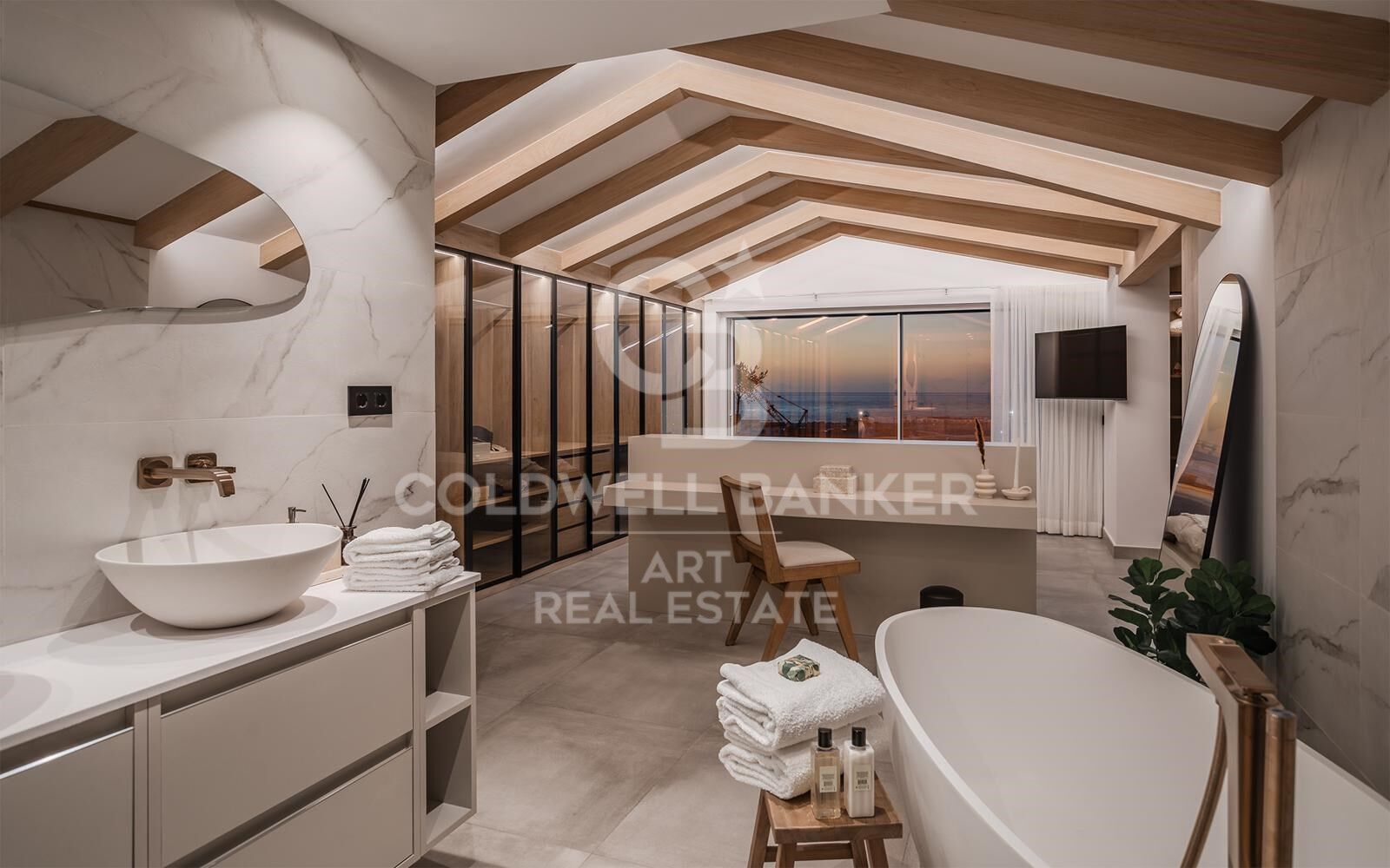 Duplex-Penthouse in erster Meereslinie mit Panoramablick auf den Yachthafen von Puerto Banús