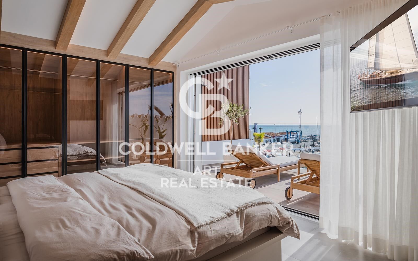 Duplex-Penthouse in erster Meereslinie mit Panoramablick auf den Yachthafen von Puerto Banús
