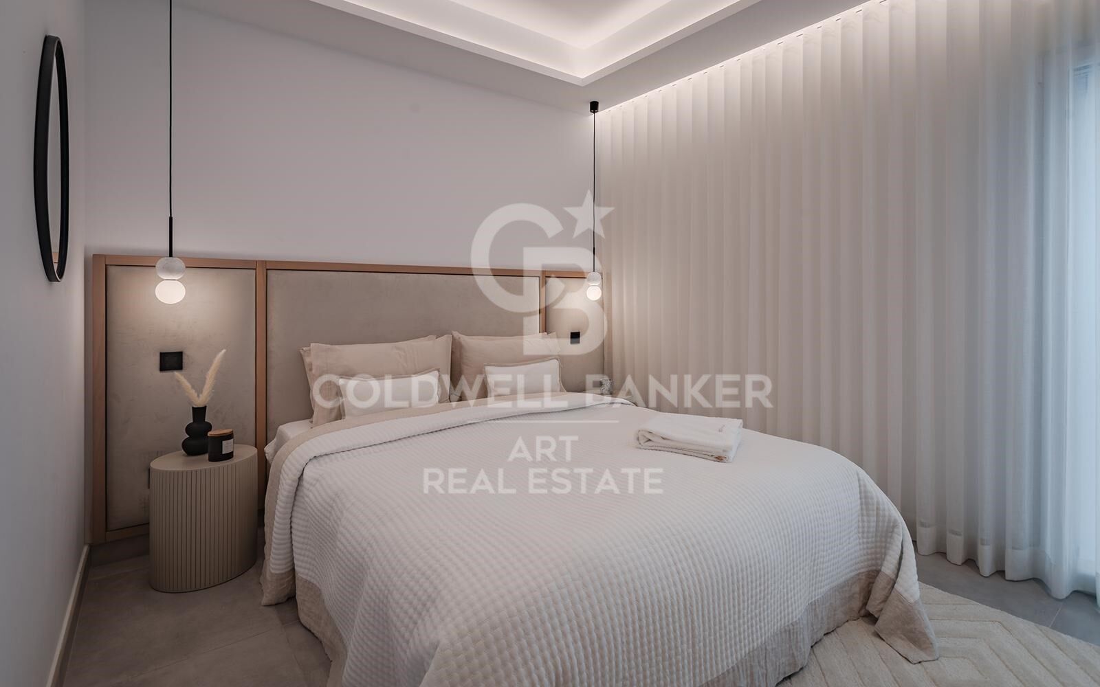 Duplex-Penthouse in erster Meereslinie mit Panoramablick auf den Yachthafen von Puerto Banús