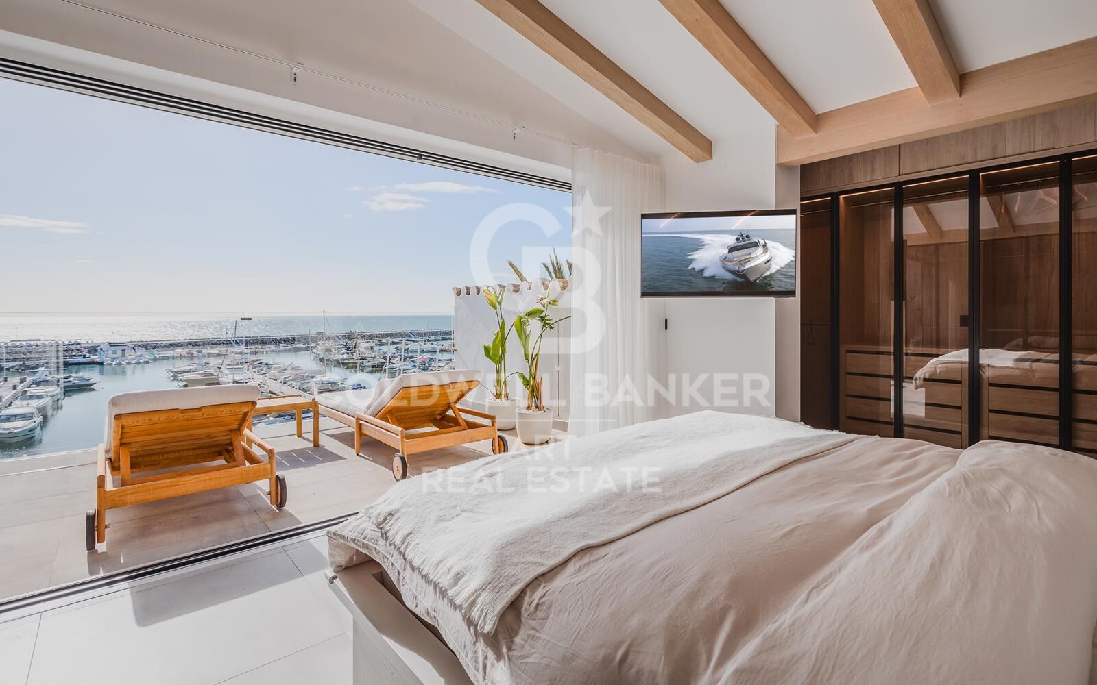 Duplex-Penthouse in erster Meereslinie mit Panoramablick auf den Yachthafen von Puerto Banús